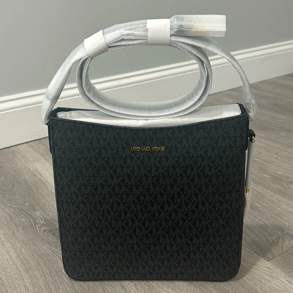 Women’s Michael Kors Jet Set Travel Large Crossbody Messenger Bag Black MK Logo